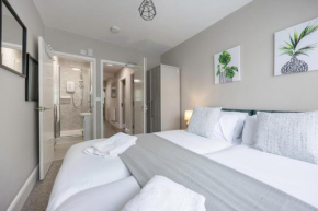 3 Bed, 3 Bath - Brighton Home By Primal Estates Short Lets in Brighton